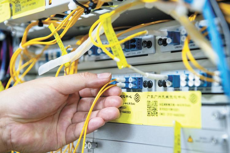 讀懂廣州·老廣州說?丨通訊塔下的城市脈搏 中國移動高級工程師眼中的技術(shù)變遷